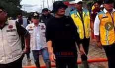Tanggul Jebol, Jalan Semarang-Purwodadi Putus Lalu lintas Lumpuh